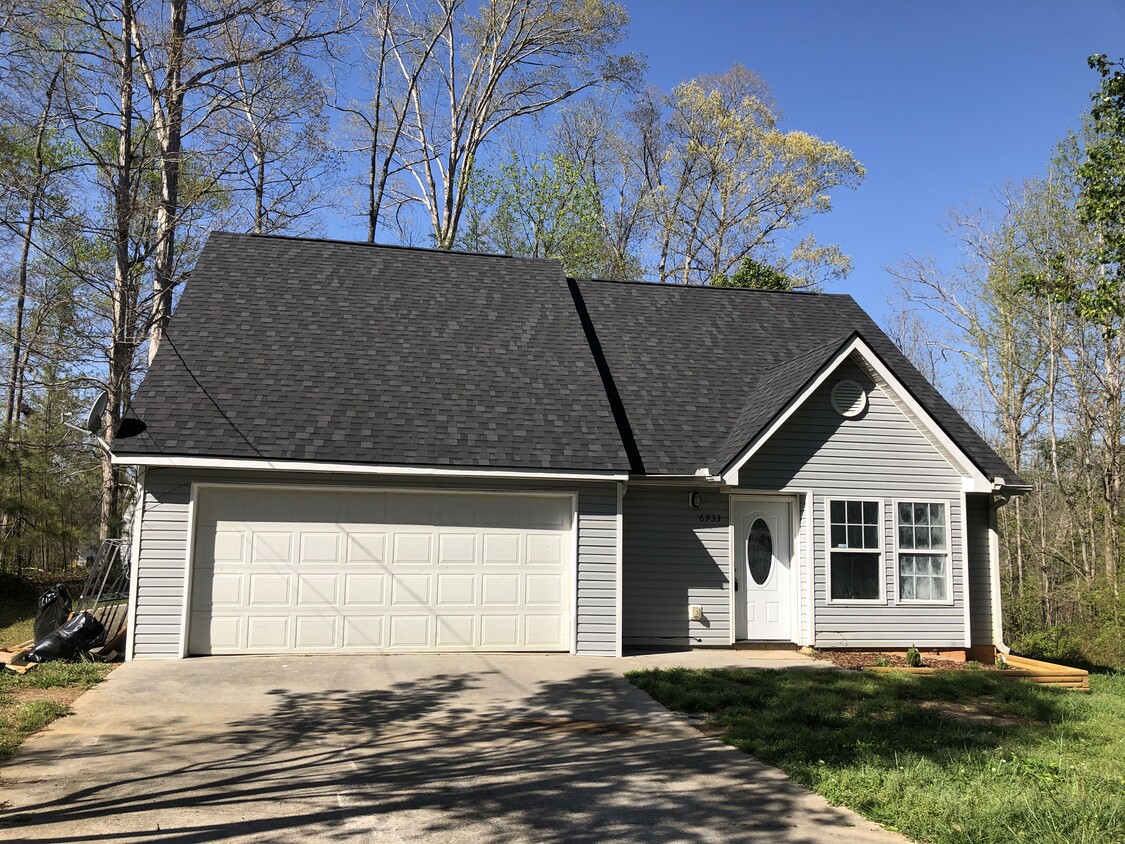 New roof & front door - 6933 Stonewall Place