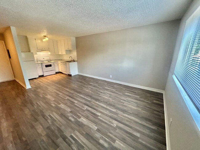 Foto del edificio - 1005 Hickory Hill Ln