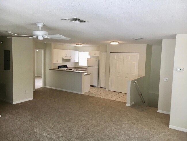 Sala de estar - 2815 E Washington St