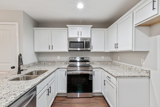 Building Photo - 2645 UNIT B Bell St