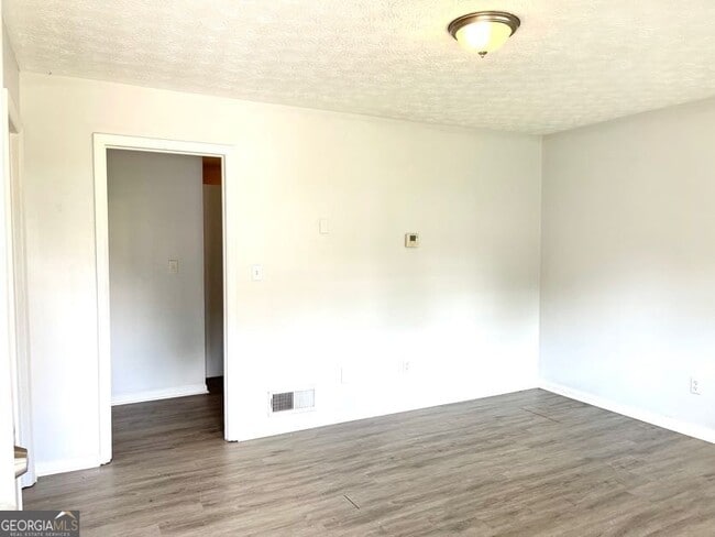 Building Photo - 86 Church St