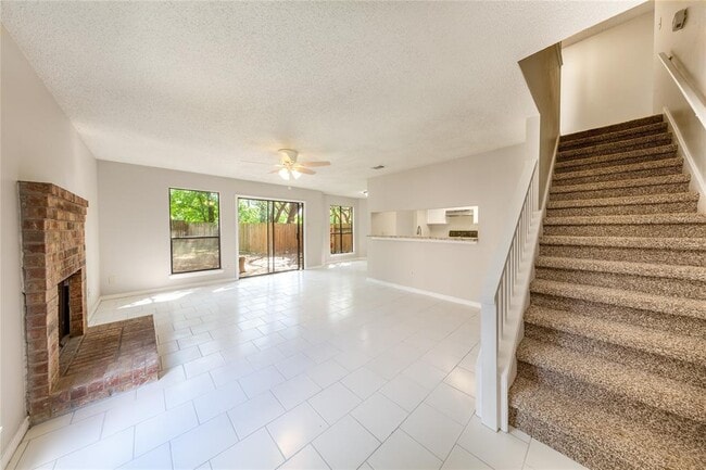 Foto del edificio - 2608 Gwendolyn Ln
