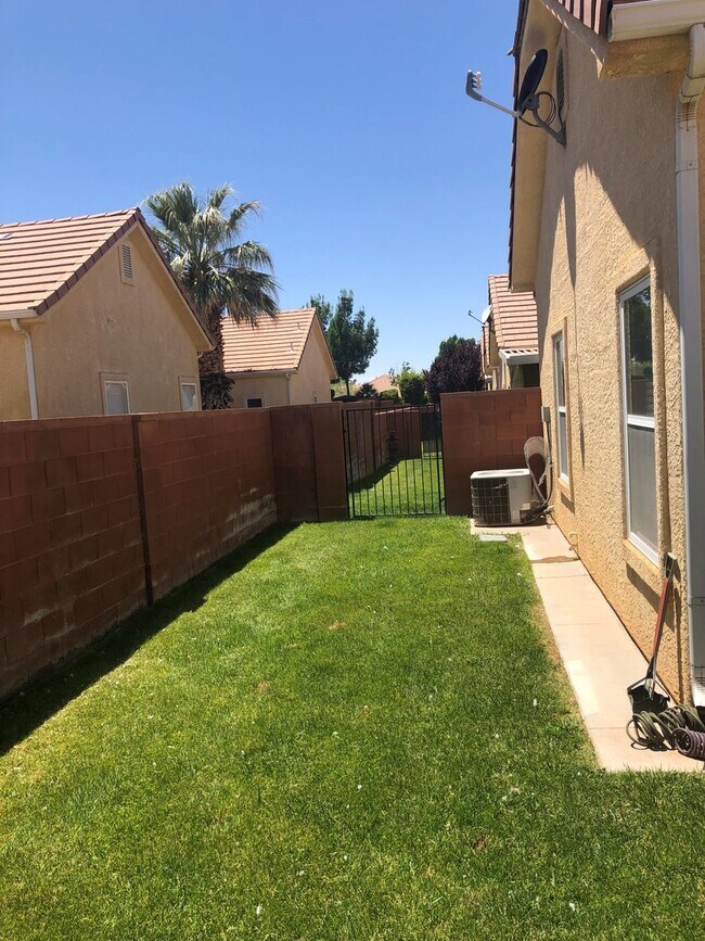 Foto del edificio - Townhome in Sky Ridge