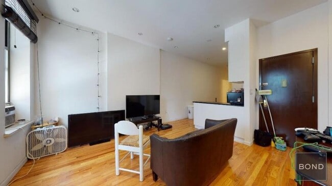 Building Photo - 3 bedroom in Manhattan NY 10021