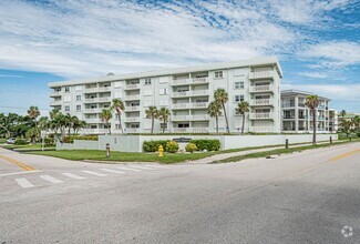 Building Photo - 4049 Ocean Dr