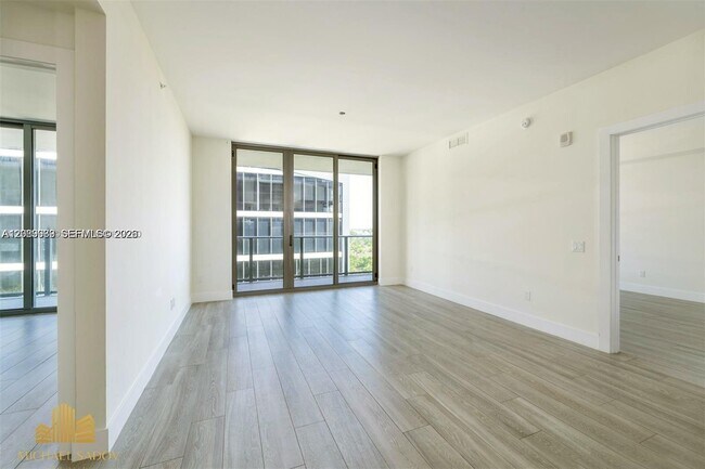 Foto del edificio - 2960 NE 207th St
