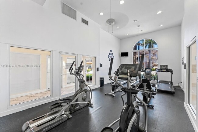 Foto del edificio - 8936 W Flagler St