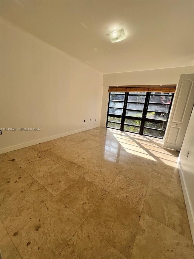 Foto del edificio - 4970 NW 102nd Ave