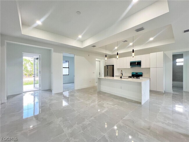 Foto del edificio - 3115 69th St W