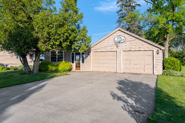Building Photo - 5310 Sandy Beach Ln