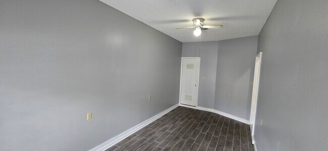 Foto del edificio - 6761 Whitten Pine Dr