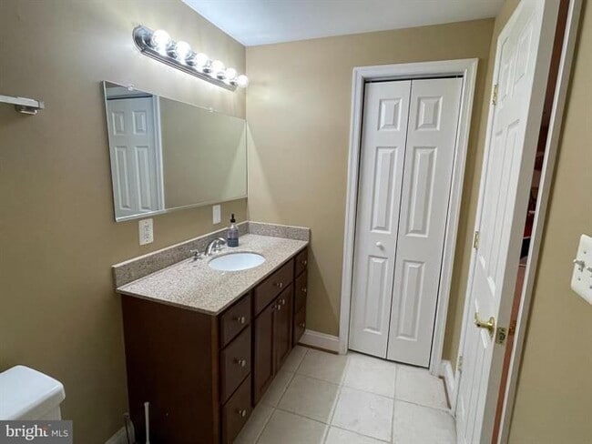 Building Photo - 20671 Stillpond Ct