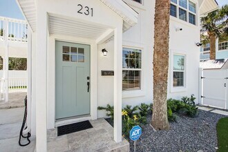Building Photo - 231 Oleander St