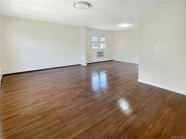 Building Photo - 15 Calvi Ln