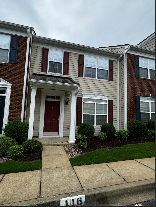 Primary Photo - Modern Living Meets Southern Charm – Spaci...