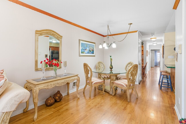 Dining Area - 283 Orange St