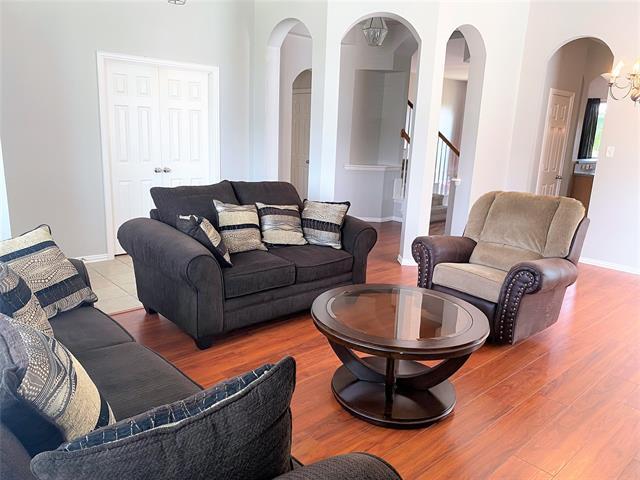 Foto del edificio - 708 Shady Meadow Ln