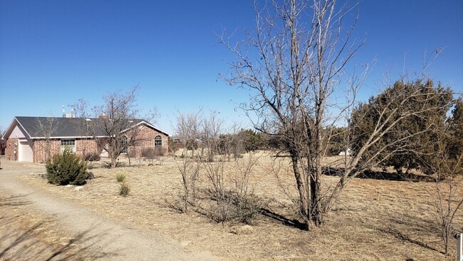 Building Photo - 33 Mustang Rd