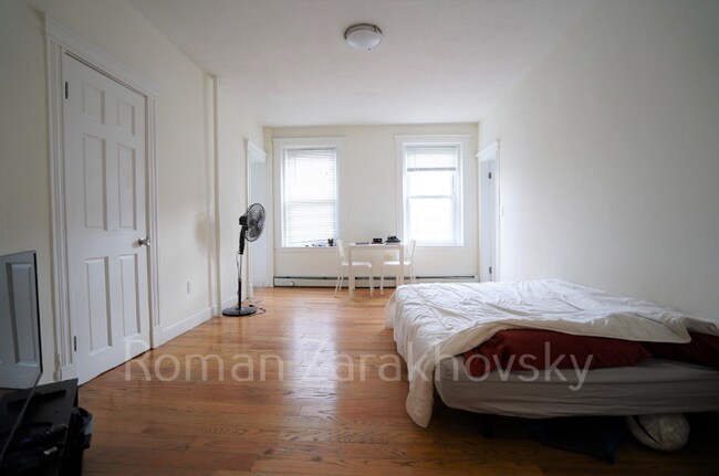 Building Photo - 74 Brainerd Rd