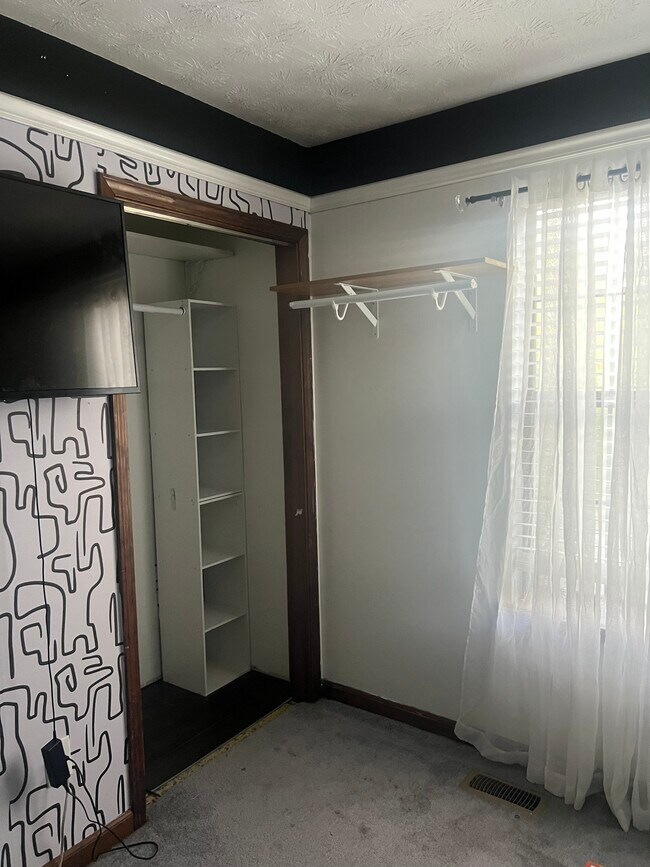 Bedroom - 1071 Country Park Dr