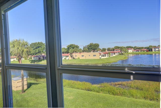 Foto del edificio - 235 Golden River Dr