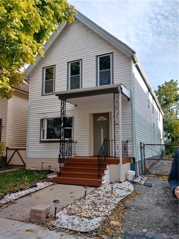 Primary Photo - 457 Vermont St