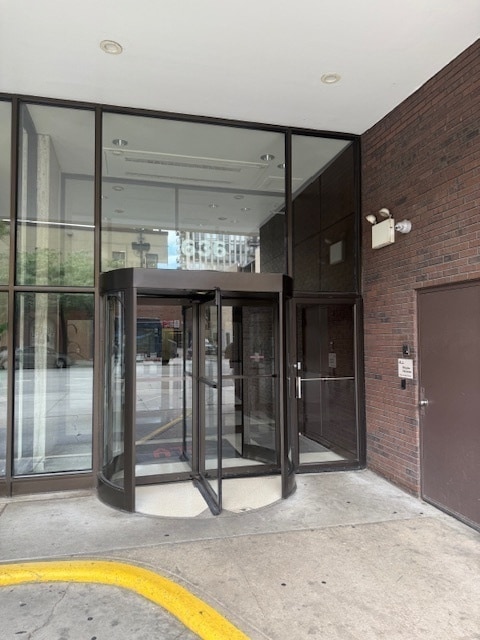 Building Photo - 1636 N Wells St