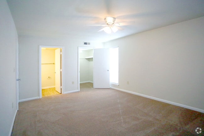 Interior Photo - Bent Creek II