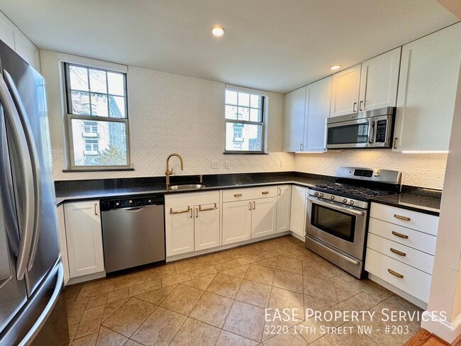 Building Photo - 3220 17th St NW