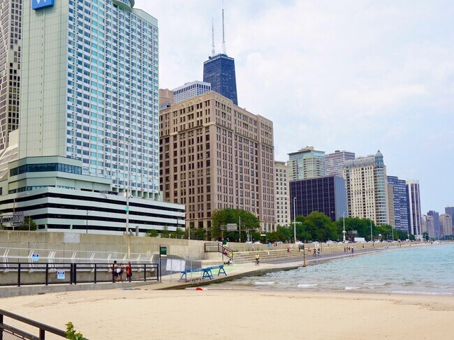 Foto del edificio - 680 N Lake Shore Dr