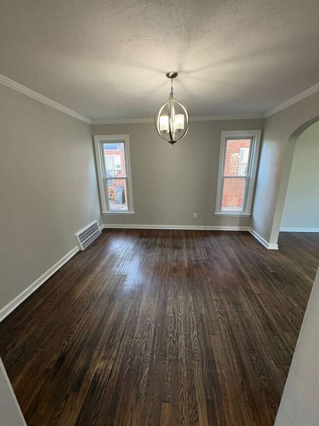 Foto del edificio - Charming University Heights Home Near Shops & Dining