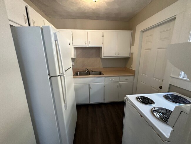 Building Photo - 2 Bedroom 1 Bath home located in Downtown ...
