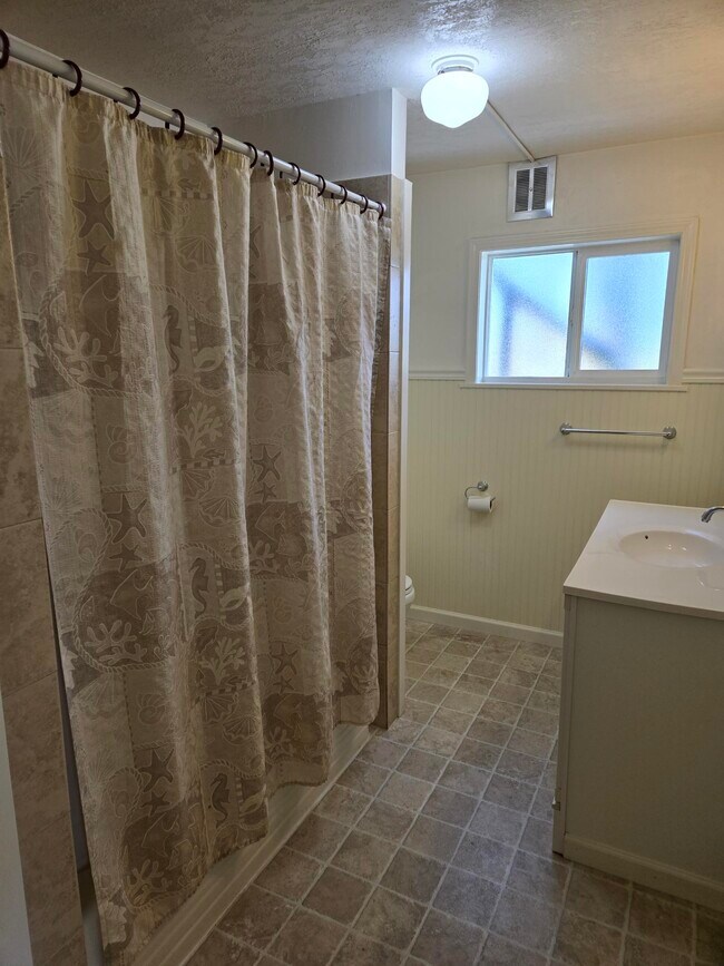 Foto del edificio - R and B Properties