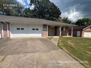 Building Photo - 674 Abbie Ct