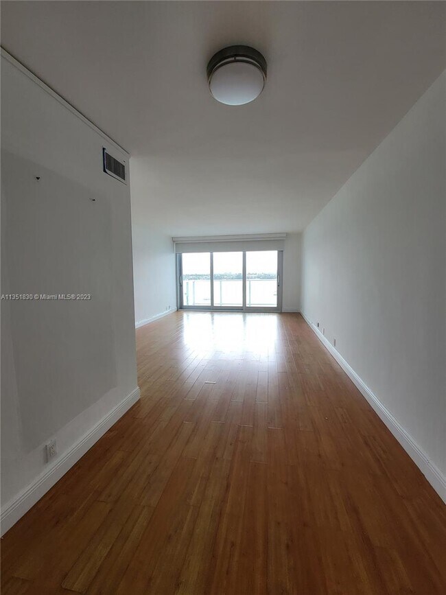 Foto del edificio - 1000 West Ave