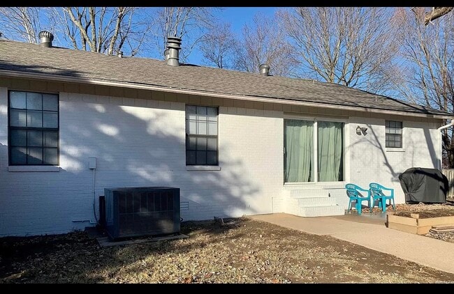 Building Photo - 2134 Garland Ave