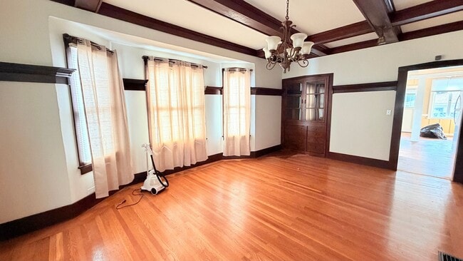 Building Photo - 2128 San Antonio Ave