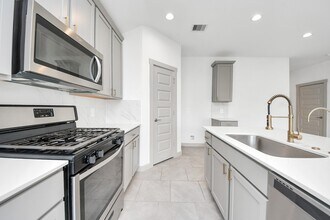 Building Photo - 28930 Yulee Mill Dr