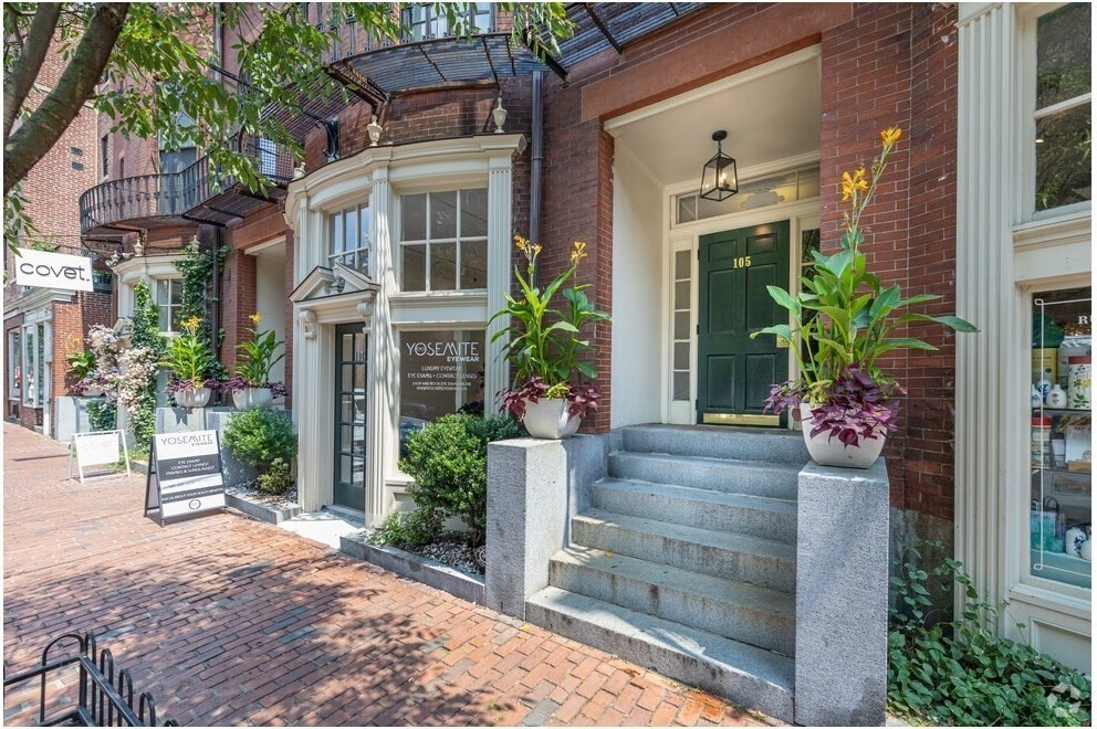 Primary Photo - 110 Charles St