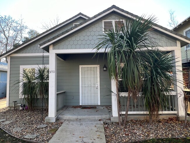 Foto del edificio - 3 Bed / 2 Bath | North Oak Park Home Avail...