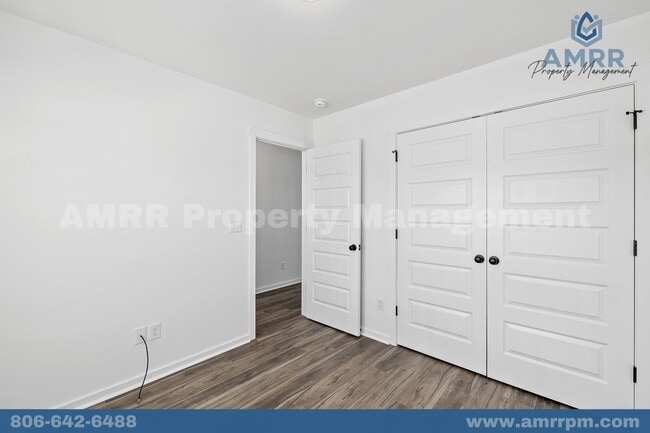 Building Photo - Charming 4-Bedroom Home – Space, Style, an...