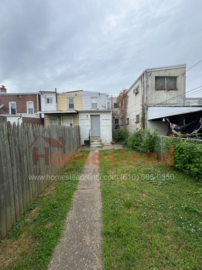 Building Photo - 3 Bedroom House in Trainer!