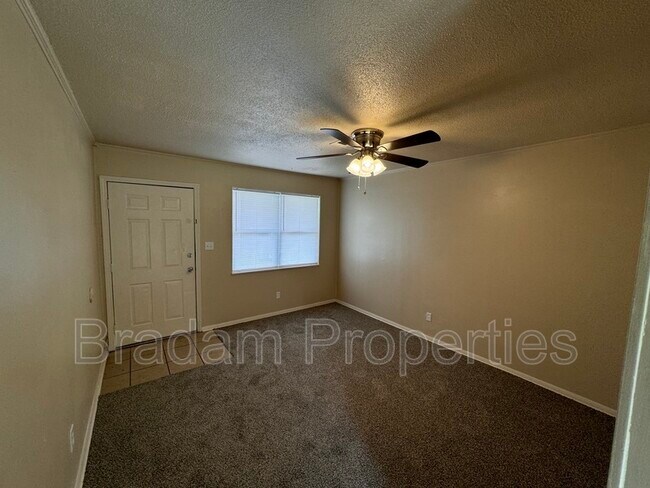Foto del edificio - 503 N Beaumont St