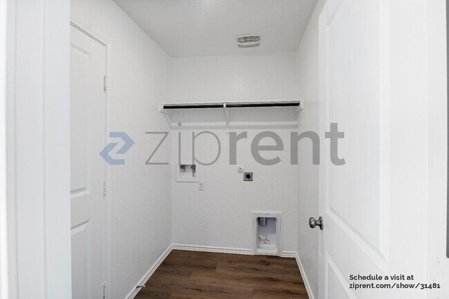 Building Photo - Unit