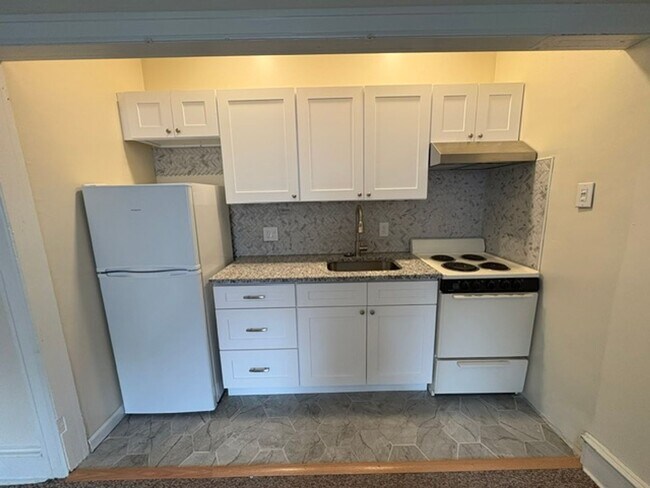 Foto del edificio - Comfortable 1-Bedroom Apartment Ready for Move-In
