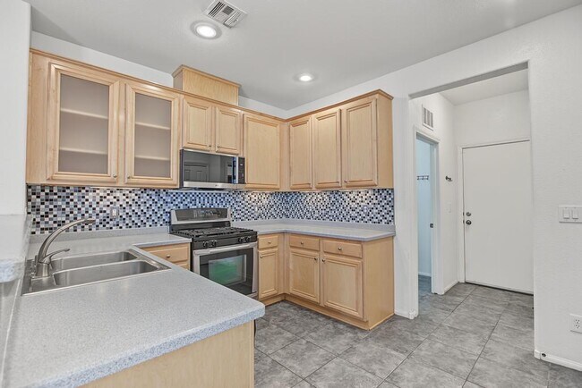 Foto del edificio - 9315 Quiet Mist Ct