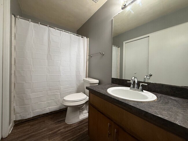 Foto del edificio - Downstairs unit of Mahan. Close to TMH.