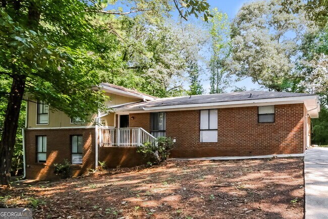 Building Photo - 9050 Spillers Dr SW