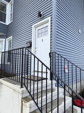 Building Photo - 25 Bridge St