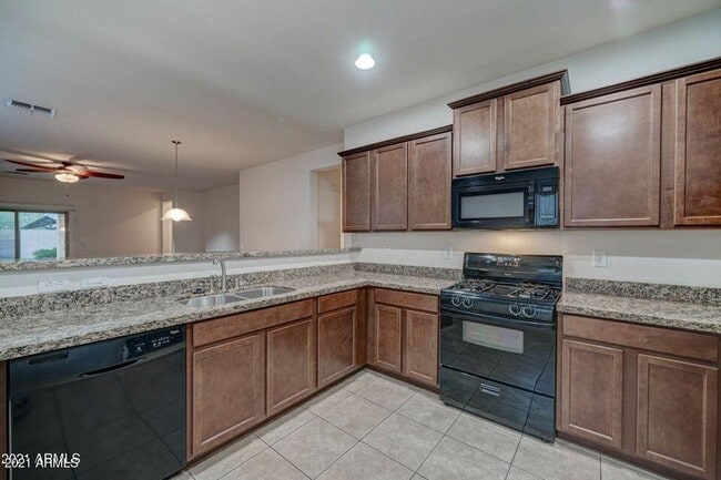 Foto del edificio - 4582 W Crescent Rd